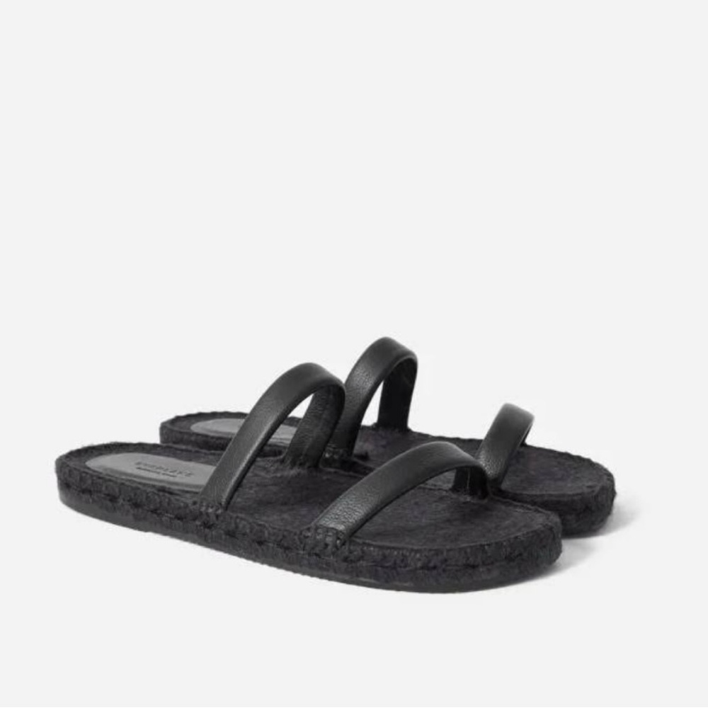 Everlane Black Minimalist Sandals with Comfortable Footbed